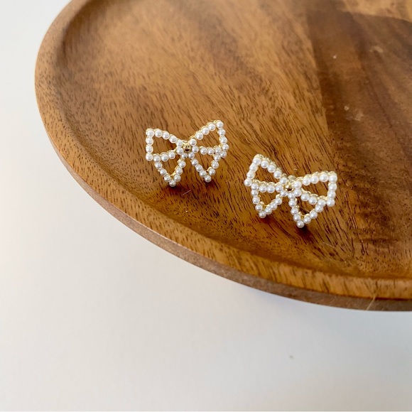 Jewelry - 4/$15 Seed Pearls Beads Bow Earrings Studs